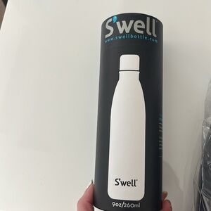 Swell water bottle